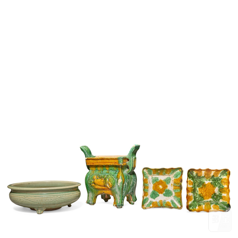 遼及明 三彩陶香爐一件、三彩方盤一對及龍泉青釉香爐一件 | A SANCAI POTTERY INCENSE BURNER, A PAIR OF SANCAI GLAZED SQUARE DISHES AND A LONGQUAN CELADON INCENSE BURNER